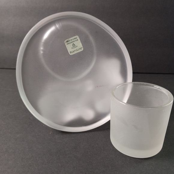 PartyLite Frosted Glass Wolf Mom And Pups Candle Holder - Picture 6 of 10